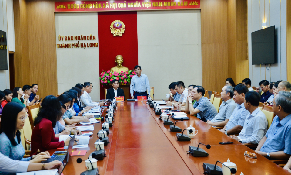 Đoàn công tác TP Vũng Tàu tìm hiểu thực tế về CCHC, quản lý trật tự đô thị, đấu giá quyền sử dụng đất tại TP Hạ Long