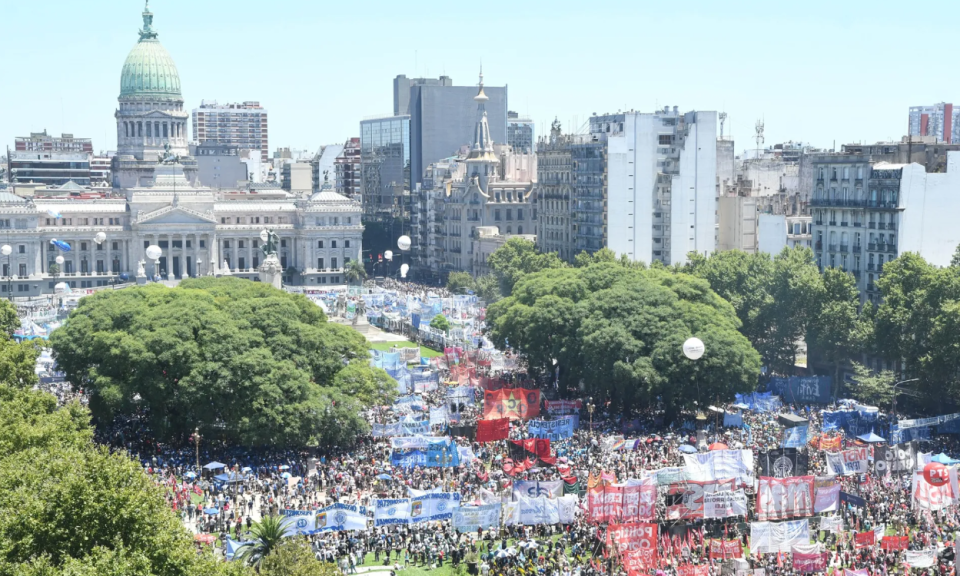 Tổng liên đoàn lao động Argentina phát động tổng đình công