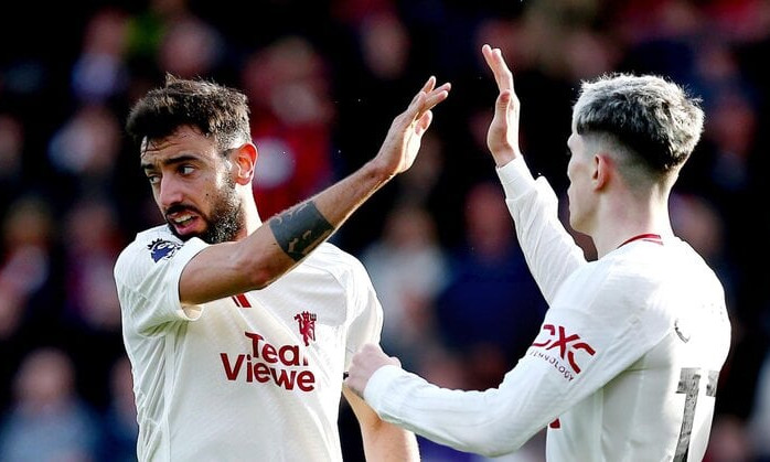 Bruno Fernandes cứu Man Utd thoát thua trước Bournemouth