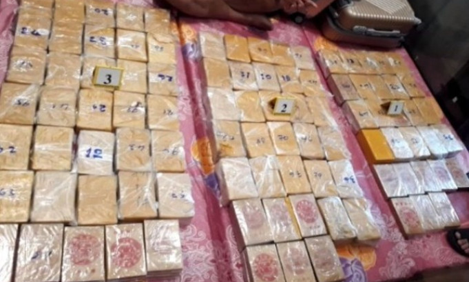 Kiểm tra căn hộ của hai người nước ngoài, phát hiện 184 bánh heroin