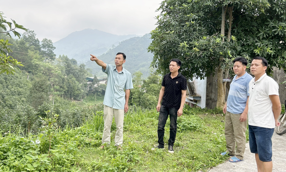 Vai trò gương mẫu cán bộ cơ sở trong xây dựng nông thôn mới