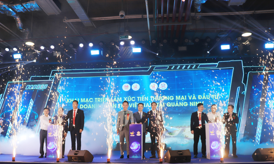  Khai mạc triển lãm xúc tiến thương mại và đầu tư doanh nhân trẻ Việt Nam 