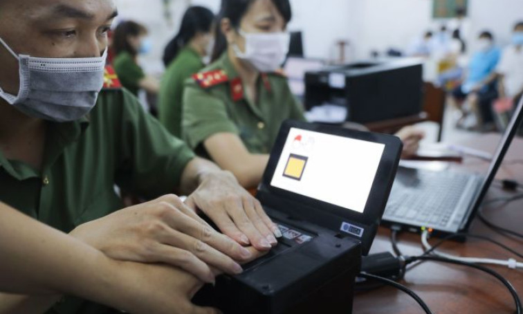 Công an sẽ thu thập dữ liệu mống mắt khi làm thẻ căn cước