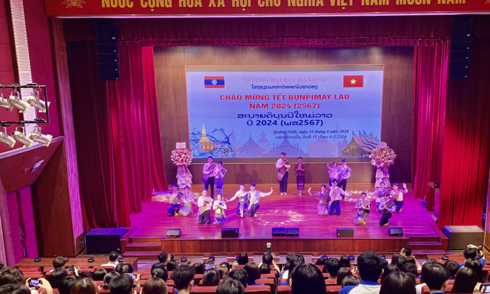 老挝2024年的传统新年庆祝活动在下龙大学举行
