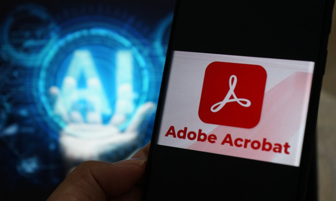 Adobe ra AI 'trò chuyện' với file PDF