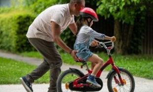 Cách dạy trẻ đi xe đạp an toàn và hiệu quả