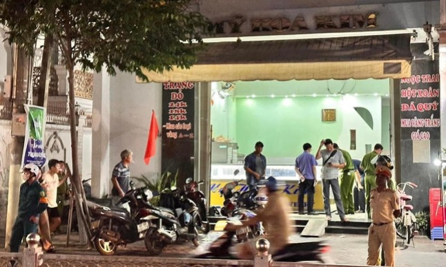 Chủ tiệm vàng ở Bình Thuận bị xịt hơi cay, cướp 2 cây vàng