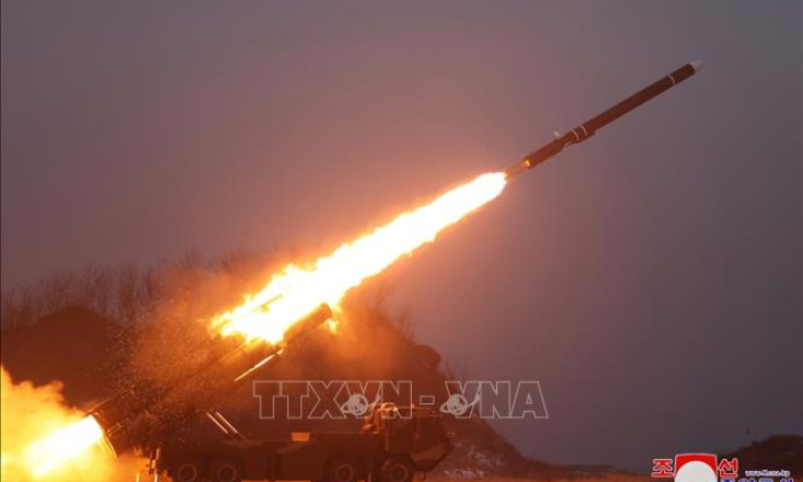 Triều Tiên thử 'đầu đạn siêu lớn' cho tên lửa