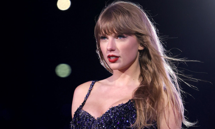 Taylor Swift phá loạt kỷ lục âm nhạc