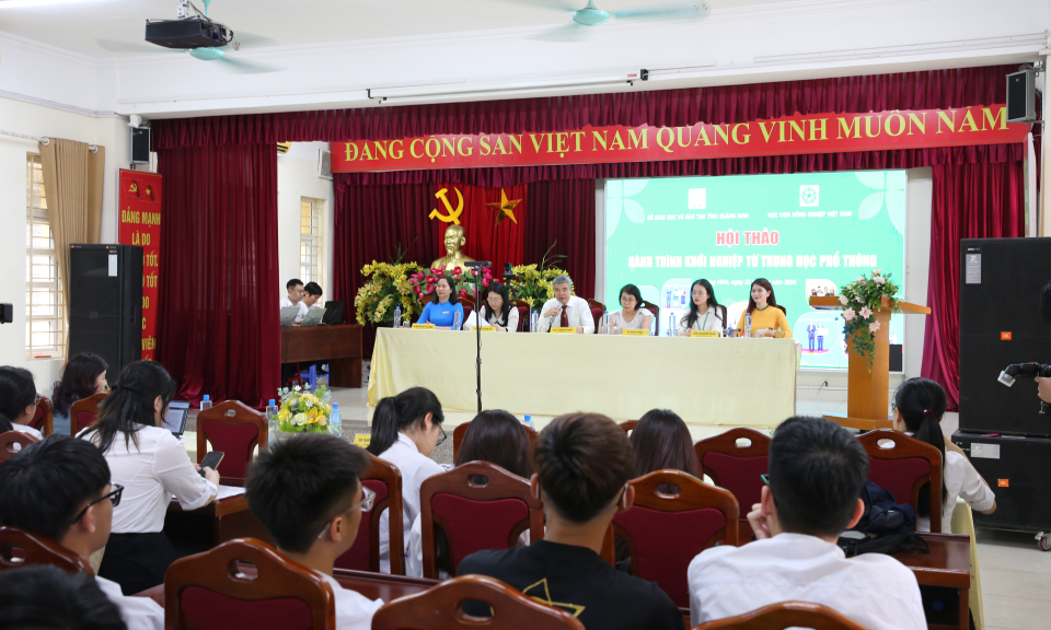 Hội thảo “Hành trình khởi nghiệp từ trung học phổ thông”