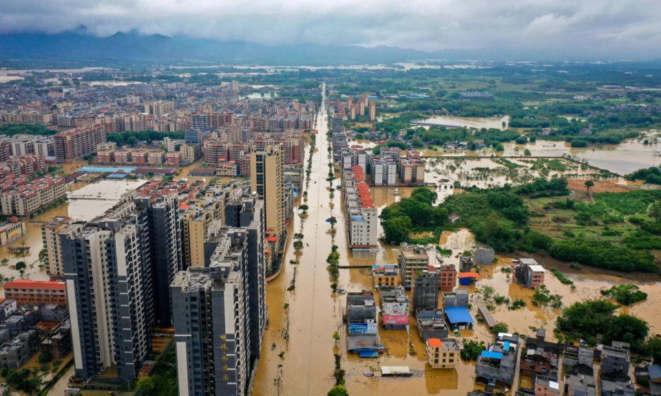 Chùm ảnh tỉnh Quảng Đông của Trung Quốc hứng chịu lũ lụt 'trăm năm có một'