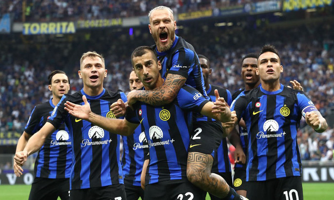 Thắng AC Milan, Inter Milan lên ngôi vô địch Serie A sớm 5 vòng đấu