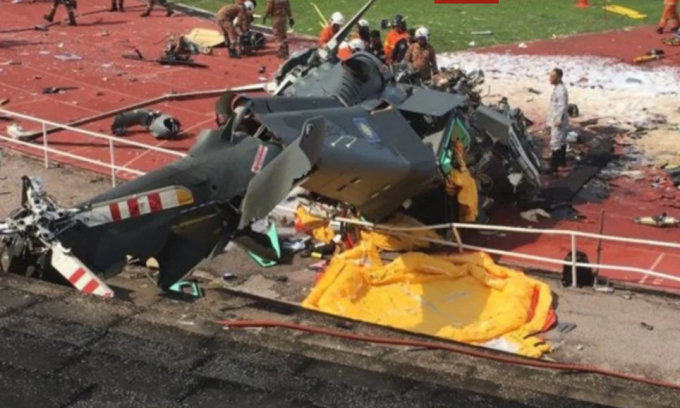 Hai trực thăng hải quân Malaysia đâm nhau, 10 người chết