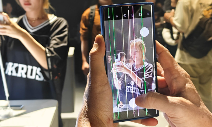 Sọc màn hình - vấn đề dai dẳng trên smartphone Samsung