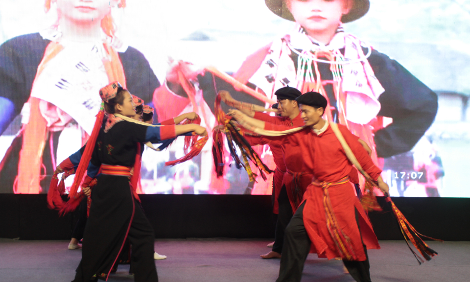 Khai mạc triển lãm “Độc đáo lễ cấp sắc của người Dao Thanh Y tỉnh Quảng Ninh”