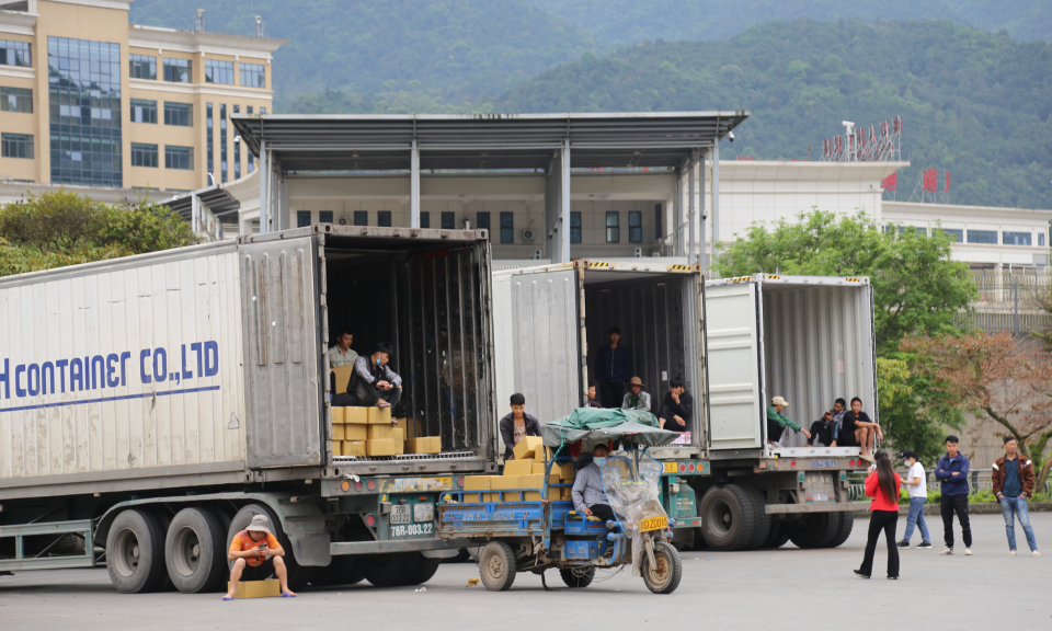 Tổng kim ngạch XNK qua cửa khẩu Bắc Phong Sinh 4 tháng đạt hơn 27,9 triệu USD