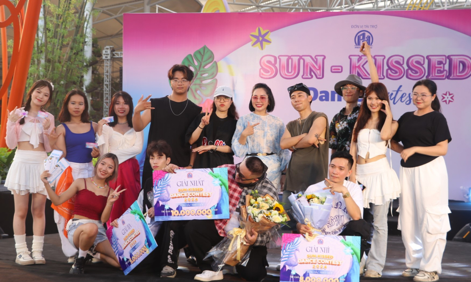 Tưng bừng cuộc thi nhảy "Sun-kissed Dance Contest 2024" và trải nghiệm khinh khí cầu 