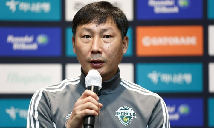 Báo Hàn Quốc: HLV Kim Sang-sik dẫn dắt đội tuyển Việt Nam 