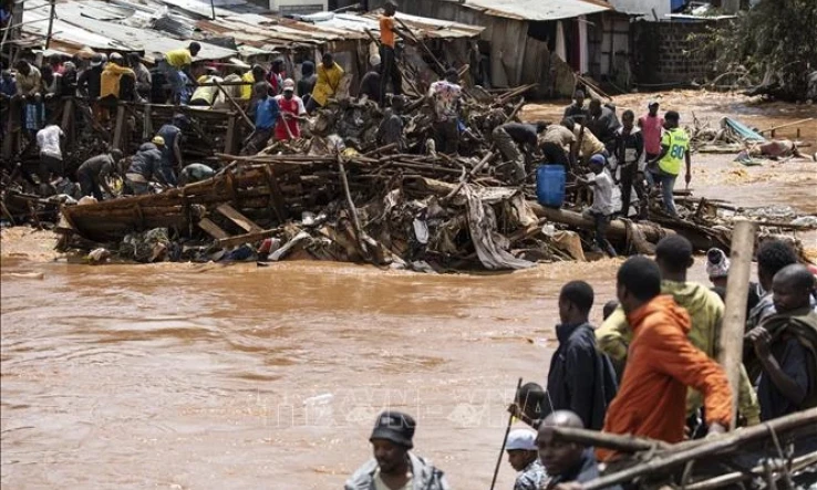Vỡ đập tại Kenya, ít nhất 42 người tử vong