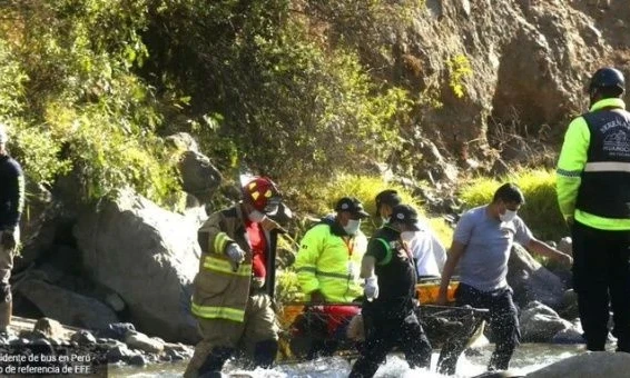 Peru: Xe buýt rơi xuống sông trong đêm khiến ít nhất 23 người thiệt mạng