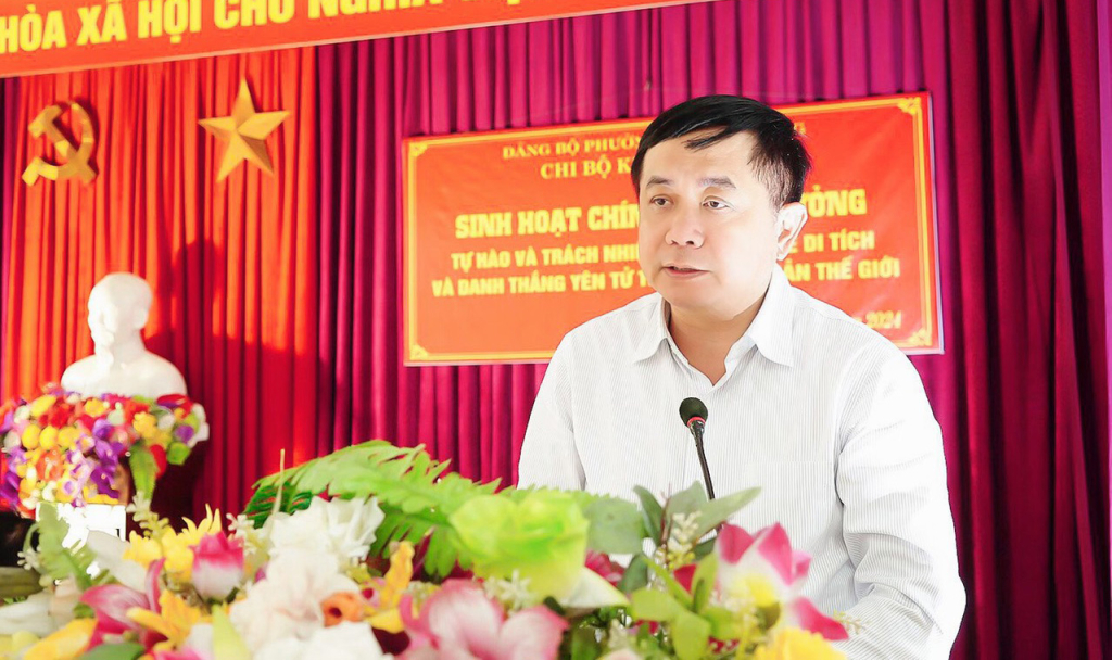 Đồng chí Mai Vũ Tuấn, Bí thư Thành uỷ Uông Bí dự sinh hoạt chính trị tư tưởng Chi bộ khu Cầu Sến, Đảng bộ phường Phương Đông ngày 2/5.