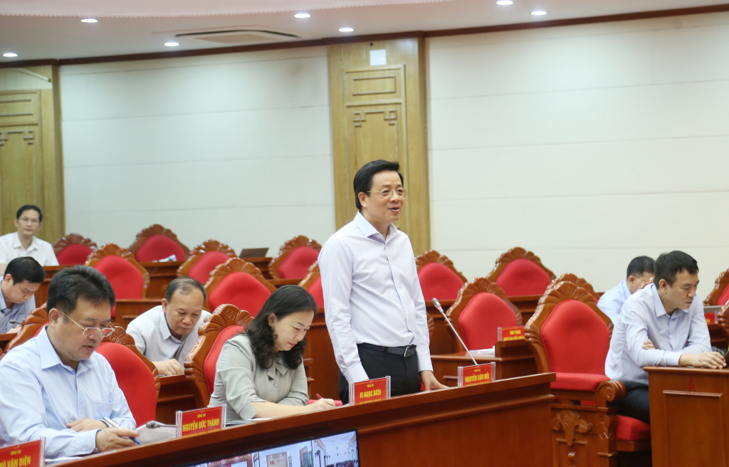 Đồng chí Nguyễn Văn Hồi, Trưởng Ban Dân vận Tỉnh ủy, Chủ tịch Ủy ban MTTQ tỉnh, phát biểu tại hội nghị.