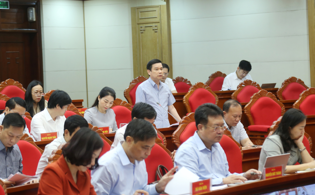 Đồng chí Phạm Xuân Đài, Trưởng Ban Quản lý KKT tỉnh phát biểu tại hội nghị.