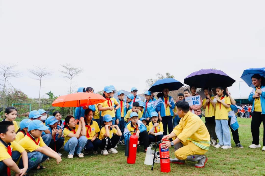 Quảng Ninh Gate cũng là điểm tổ chức nhiều chương trình tập huấn phòng cháy chữa cháy cho học sinh.