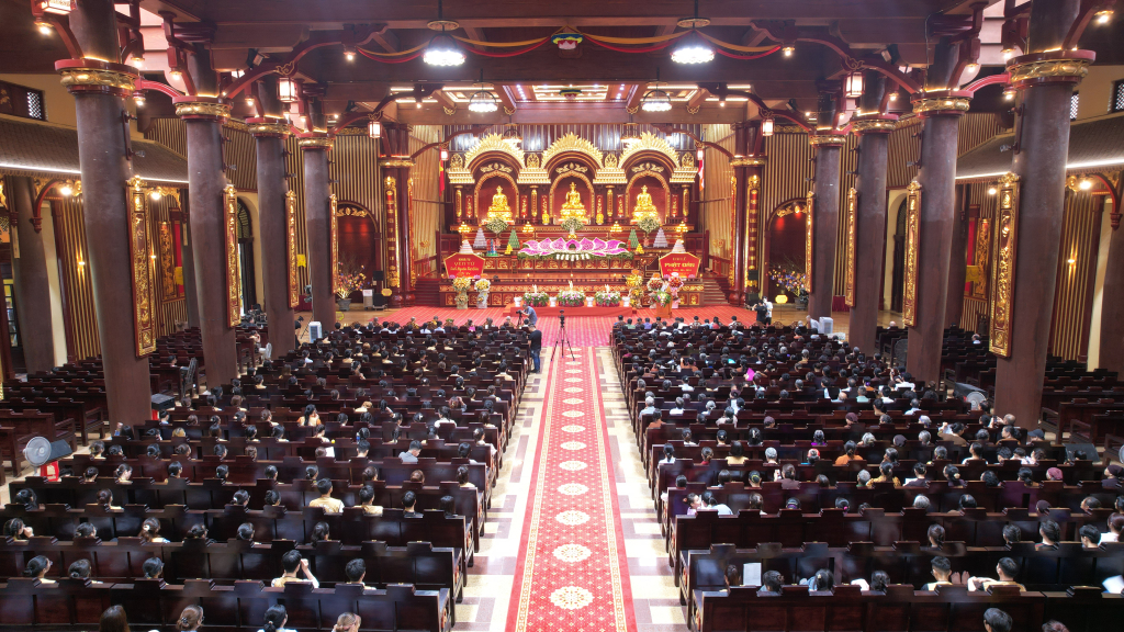Hơn 1.000 Phật tử tham dự Đại lễ Phật đản 2024 tại Cung Trúc Lâm Yên Tử