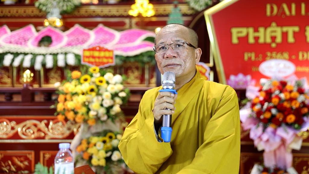 Thương tọa Thích Đạo Hiển,  - Phó Trưởng Ban Trị sự Phật giáo Việt Nam tỉnh Quảng Ninh. Đọc thông điệp của Đức Pháp chủ Giáo hội Phật giáo Việt Nam năm 2024.