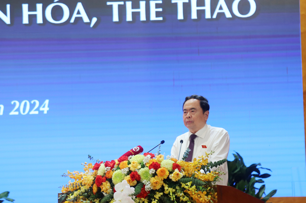 Đồng chí Trần Thanh Mẫn, Ủy viên Bộ Chính trị, Phó Chủ tịch Thường trực Quốc hội, phát biểu tổng kết hội thảo.