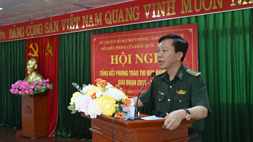 Đại tá Lê Xuân Men, Chính ủy BĐBP tỉnh phát biểu chỉ đạo hội nghị.