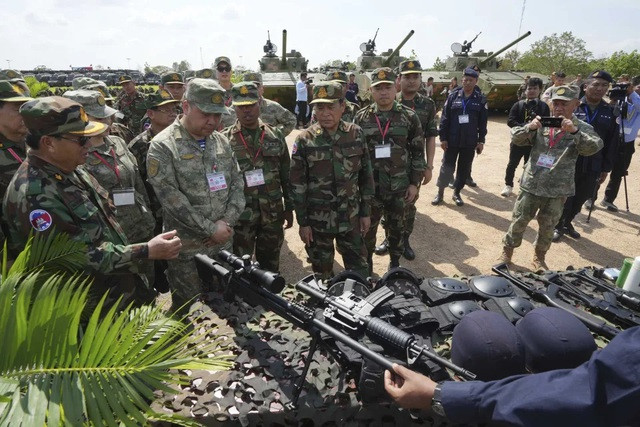 Bất chấp nhiều nghi ngại, Campuchia - Trung Quốc chính thức tập trận chung Rồng Vàng - Ảnh 2.
