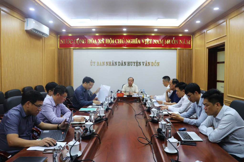 UBND huyện Vân Đồn họp triển khai công tác giải ngân vốn đầu tư công, tháng 4/2024.