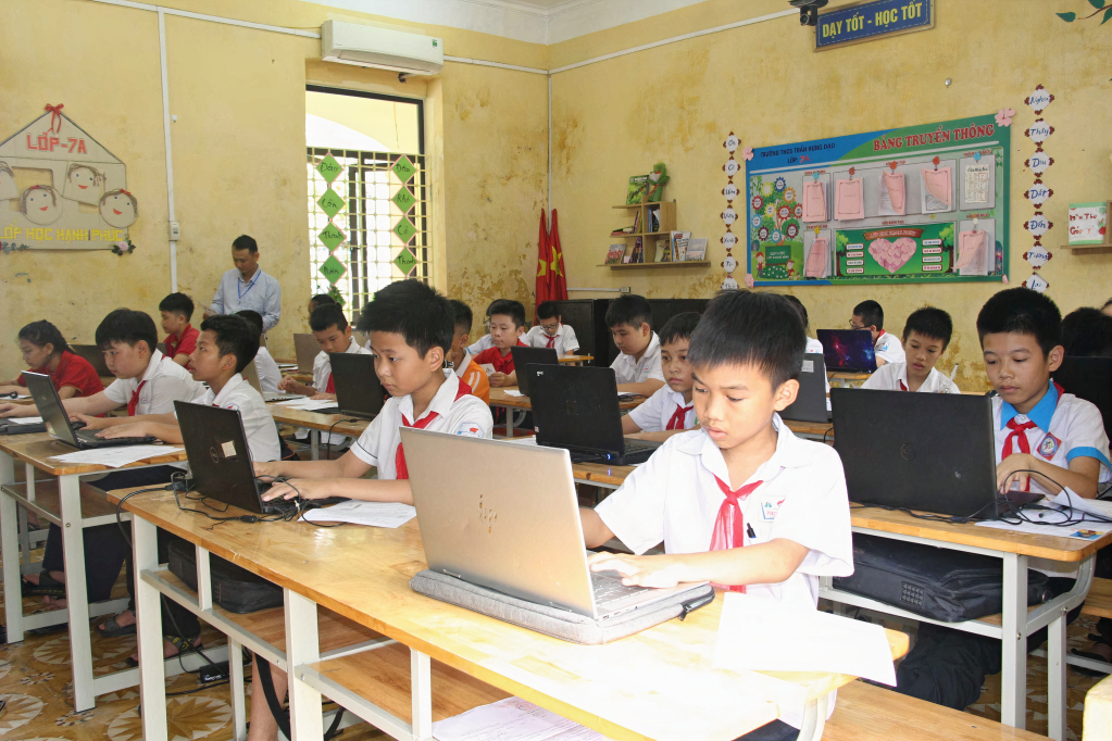 Học sinh trên địa bàn TX Quảng Yên tham gia Hội thi Tin học trẻ thị xã năm 2024.