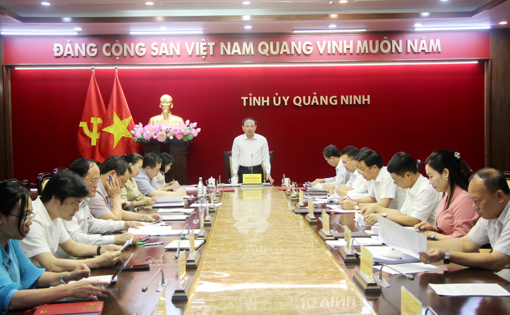 Đồng chí Nguyễn Xuân Ký, Ủy viên Trung ương Đảng, Bí thư Tỉnh ủy, Chủ tịch HĐND tỉnh, phát biểu kết luận.