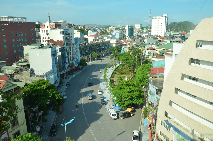 Một góc thành phố Hạ Long không khói thuốc lá. 