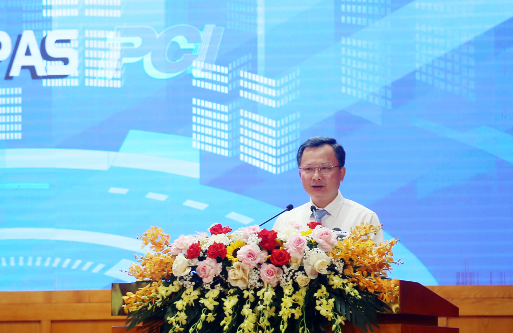 Đồng chí Cao Tường Huy, Phó Bí thư Tỉnh ủy, Chủ tịch UBND tỉnh, phát biểu kết luận hội nghị,
