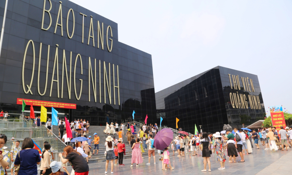 广宁博物馆吸引大量游客