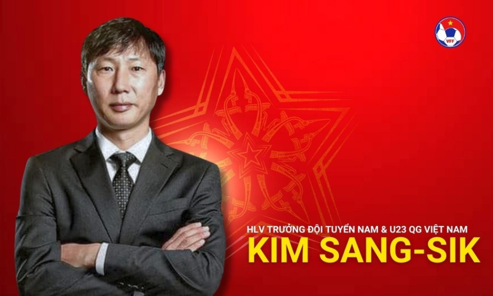 Dẫn dắt tuyển Việt Nam, HLV Kim Sang Sik nhận lương thấp hơn ông Troussier