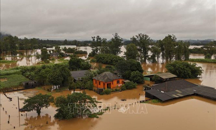 Lũ lụt và lở đất do mưa bão ở Brazil tiếp tục diễn biến nghiêm trọng