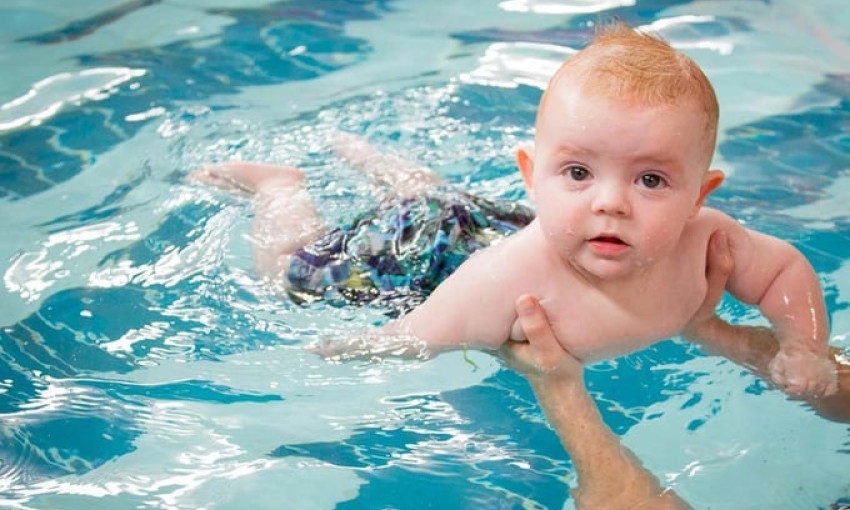 Cho trẻ học bơi ở độ tuổi nào?