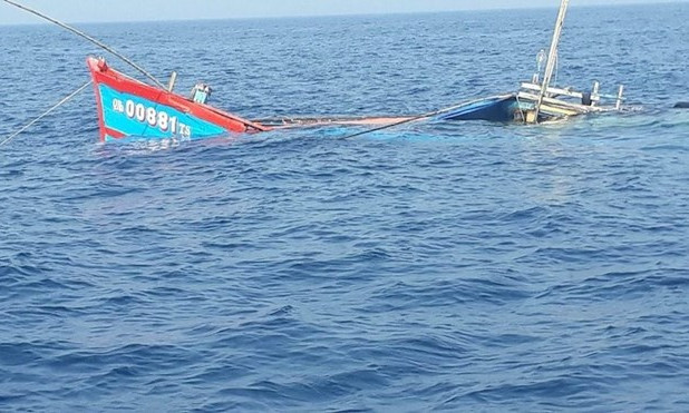 4 tàu cá gặp nạn, 1 người tử vong, 11 thuyền viên mất tích