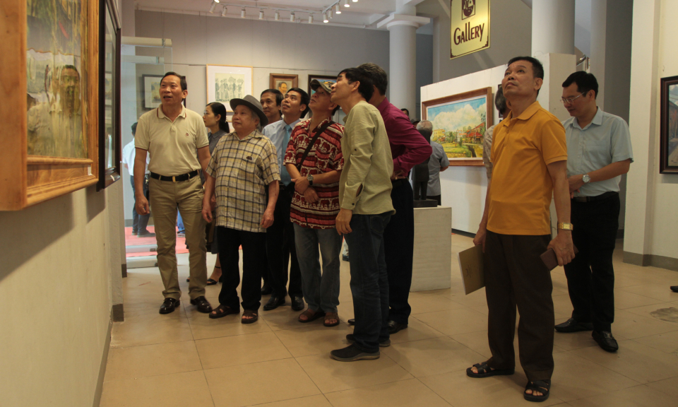 Khai mạc triển lãm mỹ thuật, nhiếp ảnh chào mừng kỷ niệm 70 năm chiến thắng Điện Biên Phủ