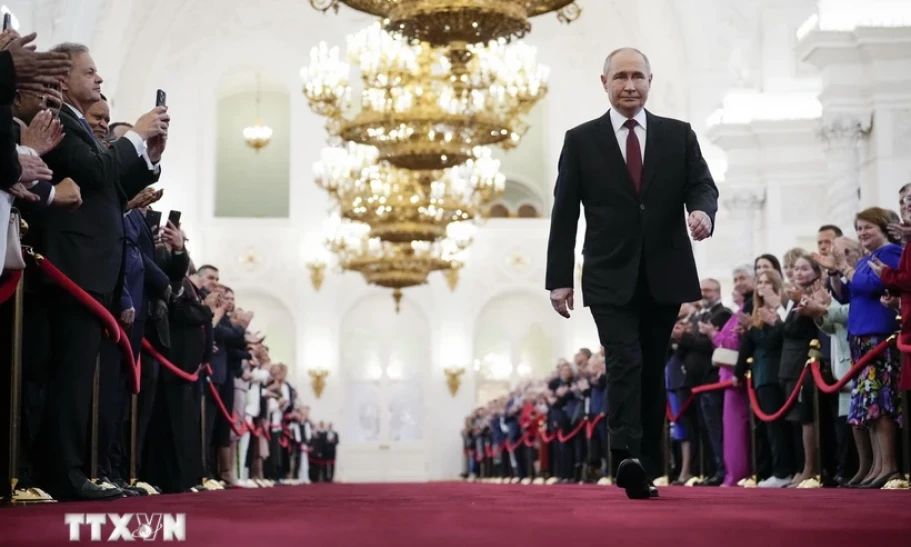 Thủ tướng Nga ký lệnh giải tán chính phủ để chờ bổ nhiệm mới