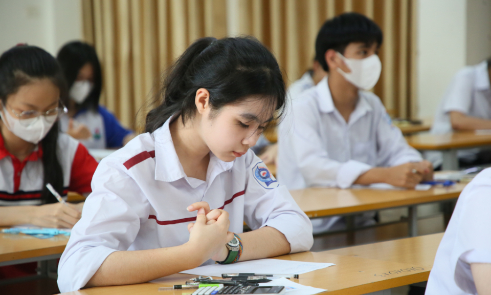 Kỳ thi tuyển sinh vào lớp 10: Dừng tuyển lớp không chuyên ở Trường THPT Chuyên Hạ Long