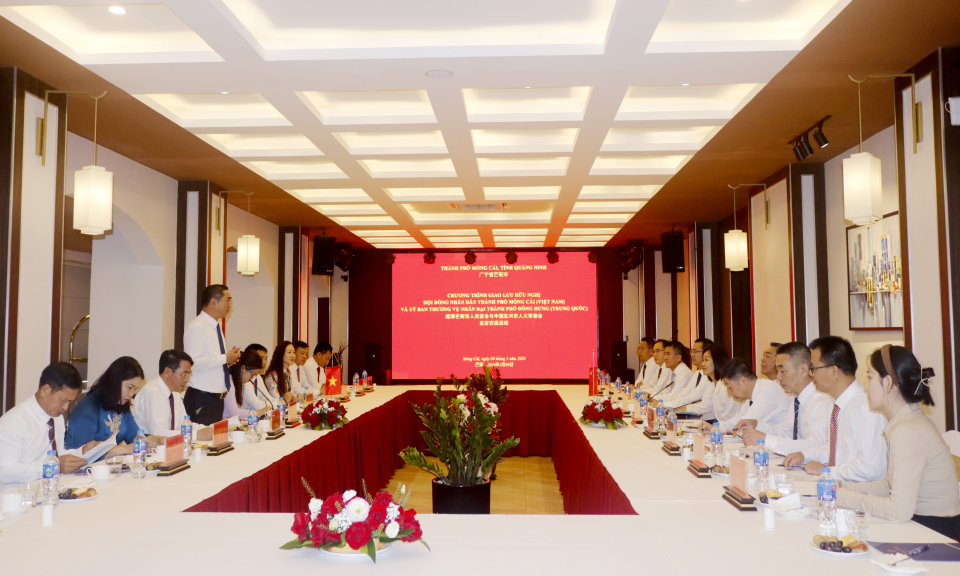 HĐND TP Móng Cái (Việt Nam)trao đổi công tác với Ủy ban Thường vụ Nhân đại TP Đông Hưng (Trung Quốc)