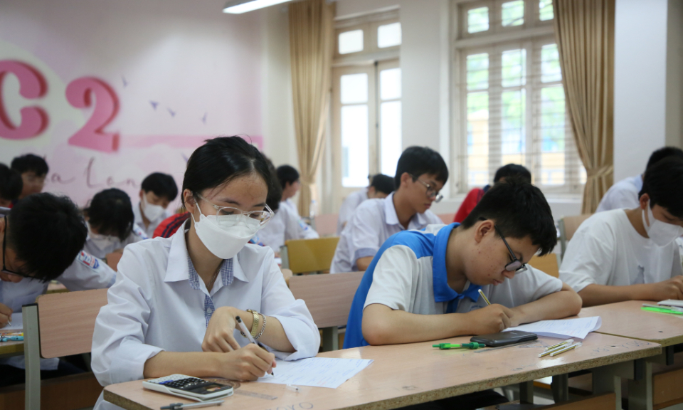 Hôm nay (10/5) Trường Chuyên Hạ Long bắt đầu nhận hồ sơ tuyển sinh