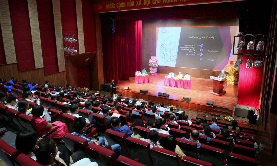 Hội thảo khoa học phát triển các trường đại học địa phương