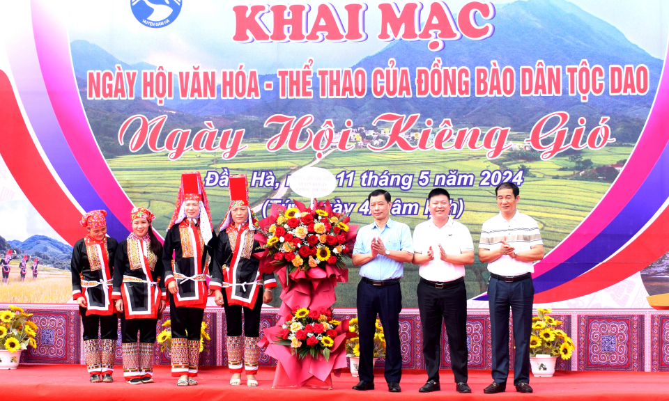Ngày hội Kiêng gió đầu tiên ở xã Quảng An, huyện Đầm Hà